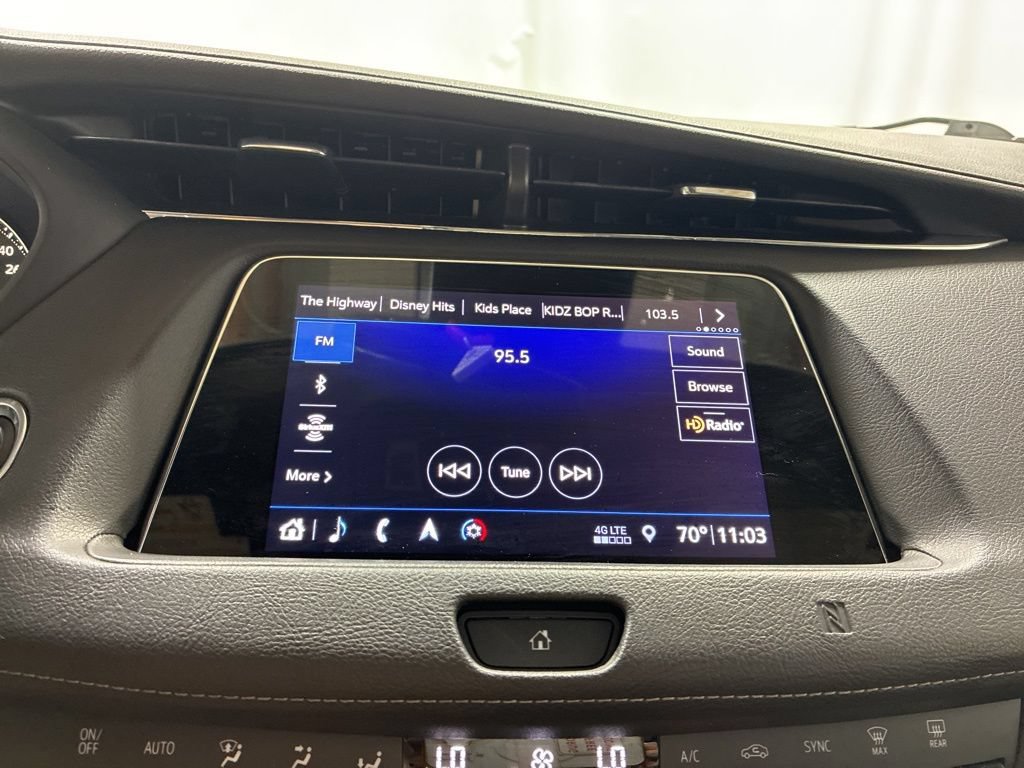 Used 2019 Cadillac XT4 Premium Luxury AWD/4WD image 19