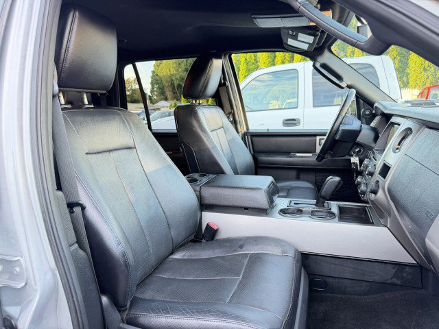 Used 2017 Ford Expedition EL XLT w/ Equipment Group 202A AWD/4WD image 17