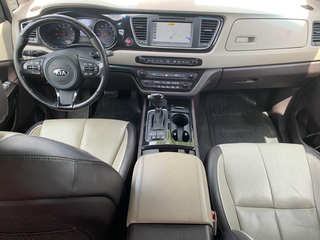 Used 2015 Kia Sedona SX Limited w/ SXL Technology Package FWD image 16