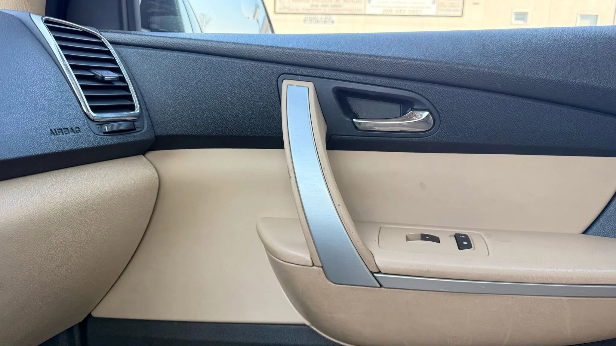 Used 2012 GMC Acadia SLT image 24