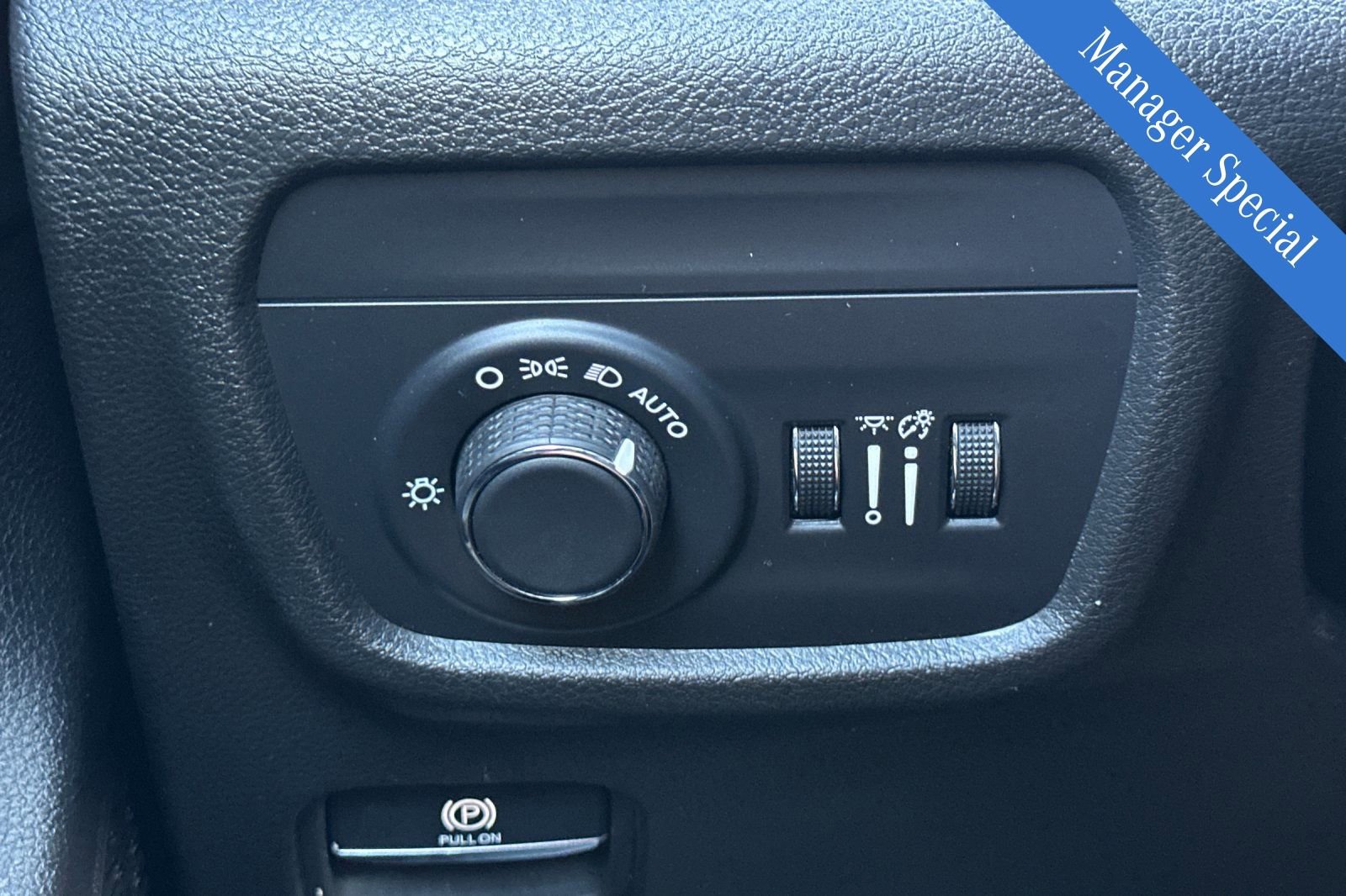 Used 2024 Jeep Grand Cherokee L Laredo image 25