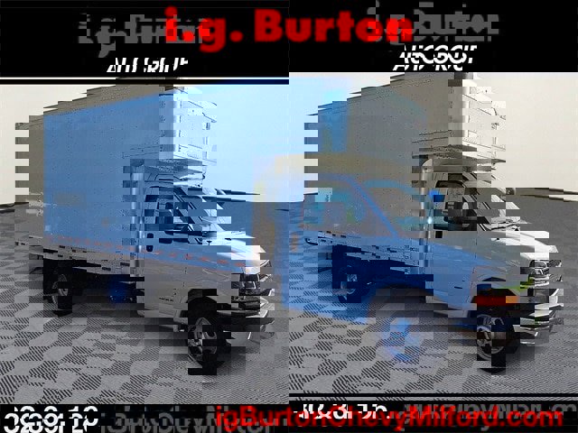 New 2024 Chevrolet Express 4500 Extended w/ Power Convenience Package