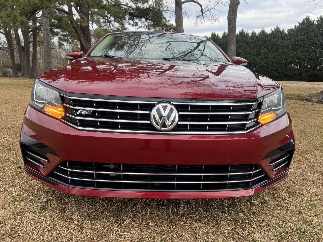Used 2017 Volkswagen Passat 1.8T R-Line FWD image 3