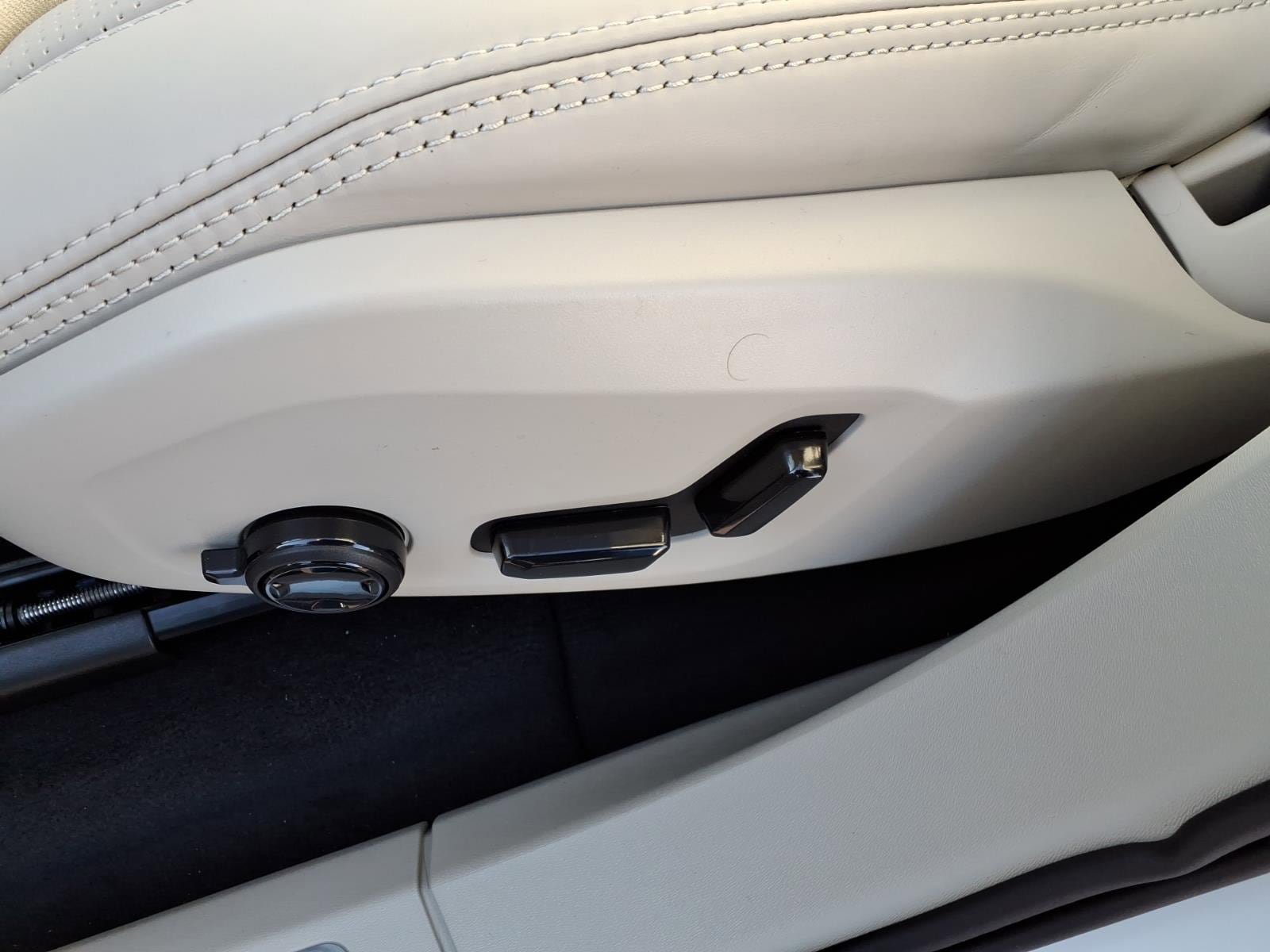 New 2026 Volvo XC90 B6 Ultra AWD/4WD image 15