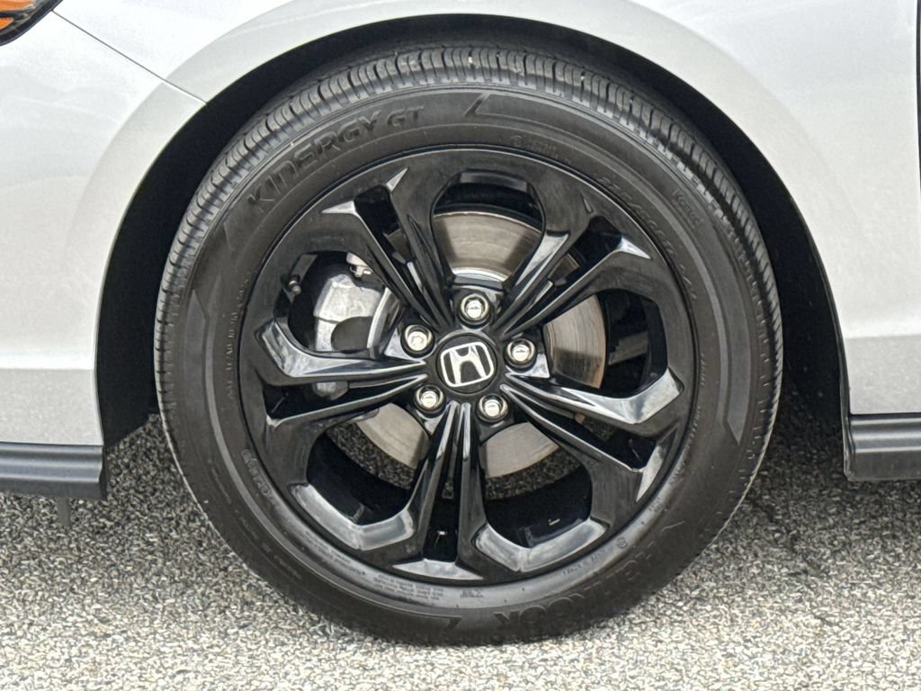 Certified 2025 Honda Accord SE image 18
