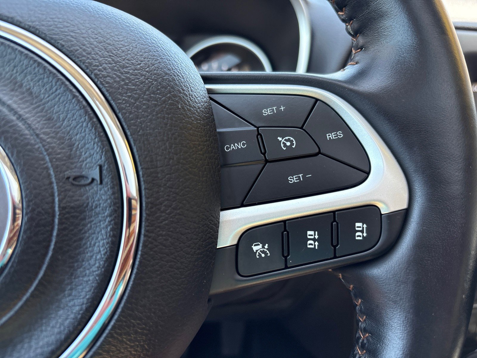 Used 2020 Jeep Compass Latitude image 15