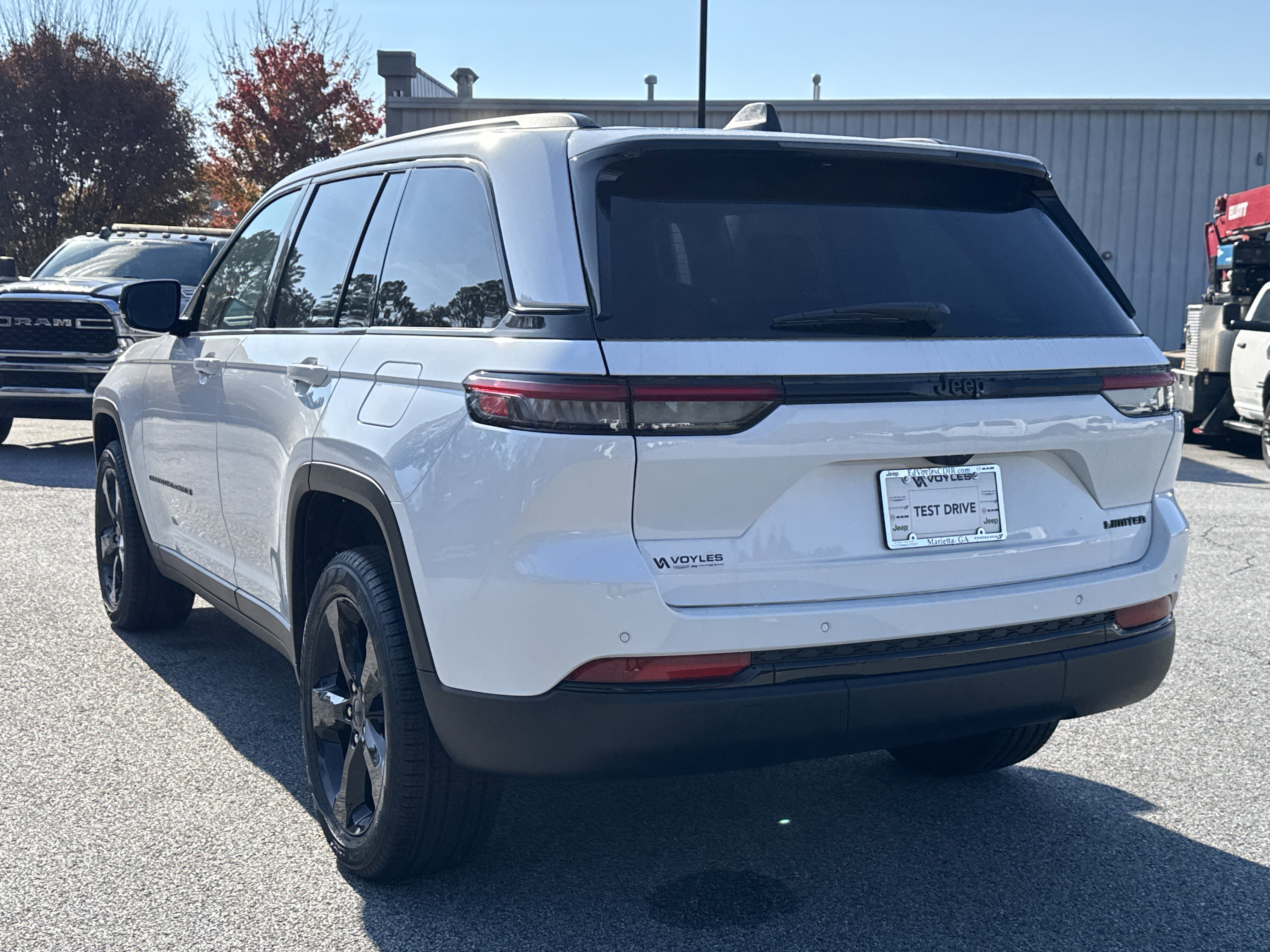 New 2025 Jeep Grand Cherokee Limited w/ Black Appearance Package image 6