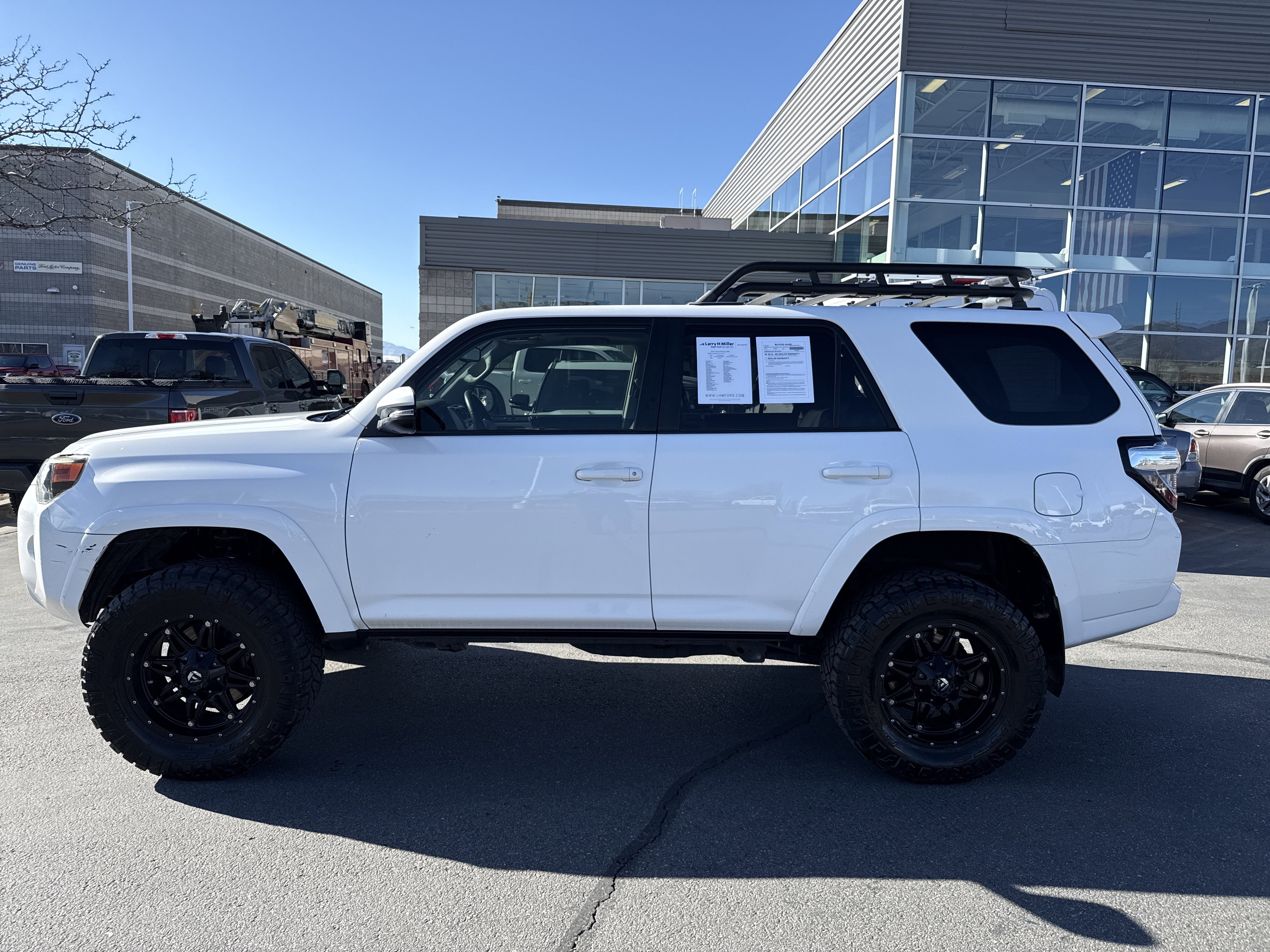 Used 2016 Toyota 4Runner SR5 image 2