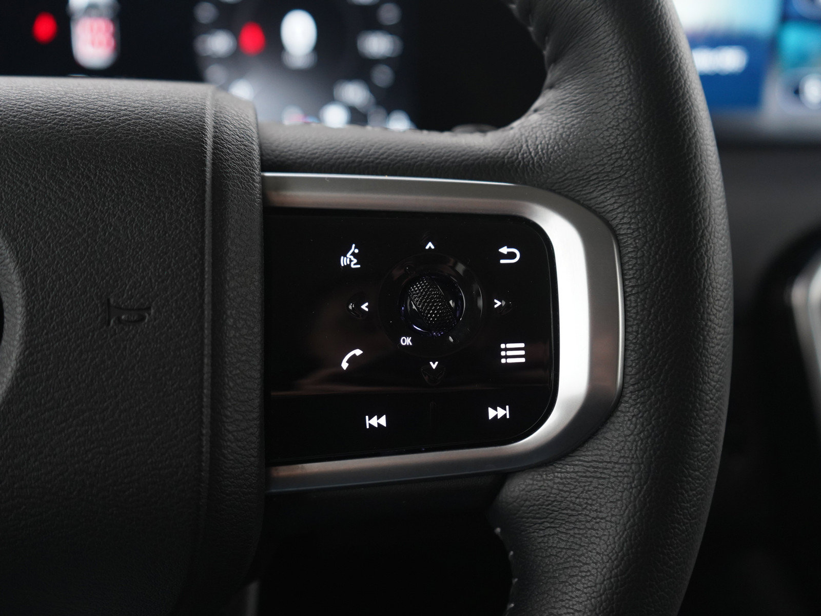 Certified 2025 Nissan Armada SV AWD/4WD image 28