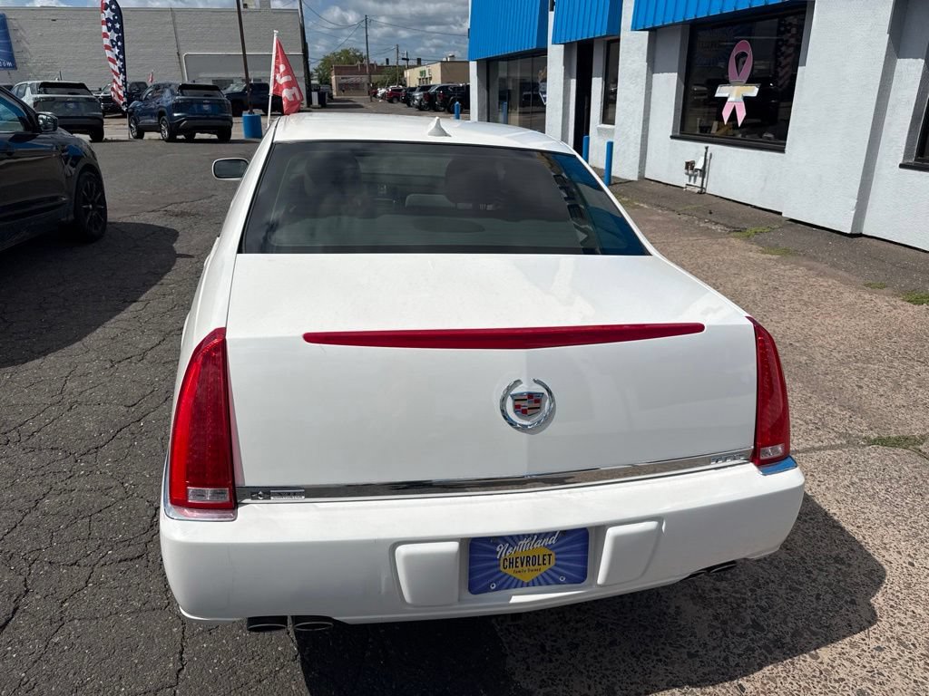 Used 2010 Cadillac DTS FWD image 15