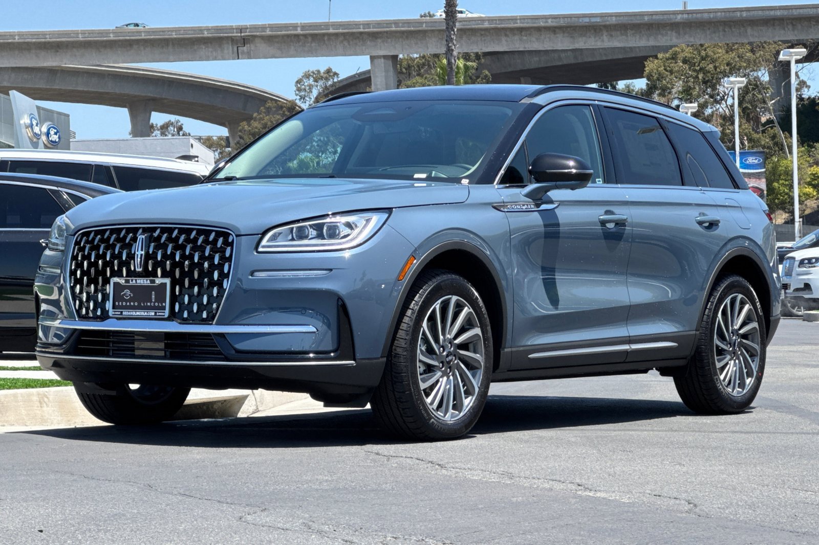 New 2025 Lincoln Corsair Reserve w/ Equipment Group 202A image 7