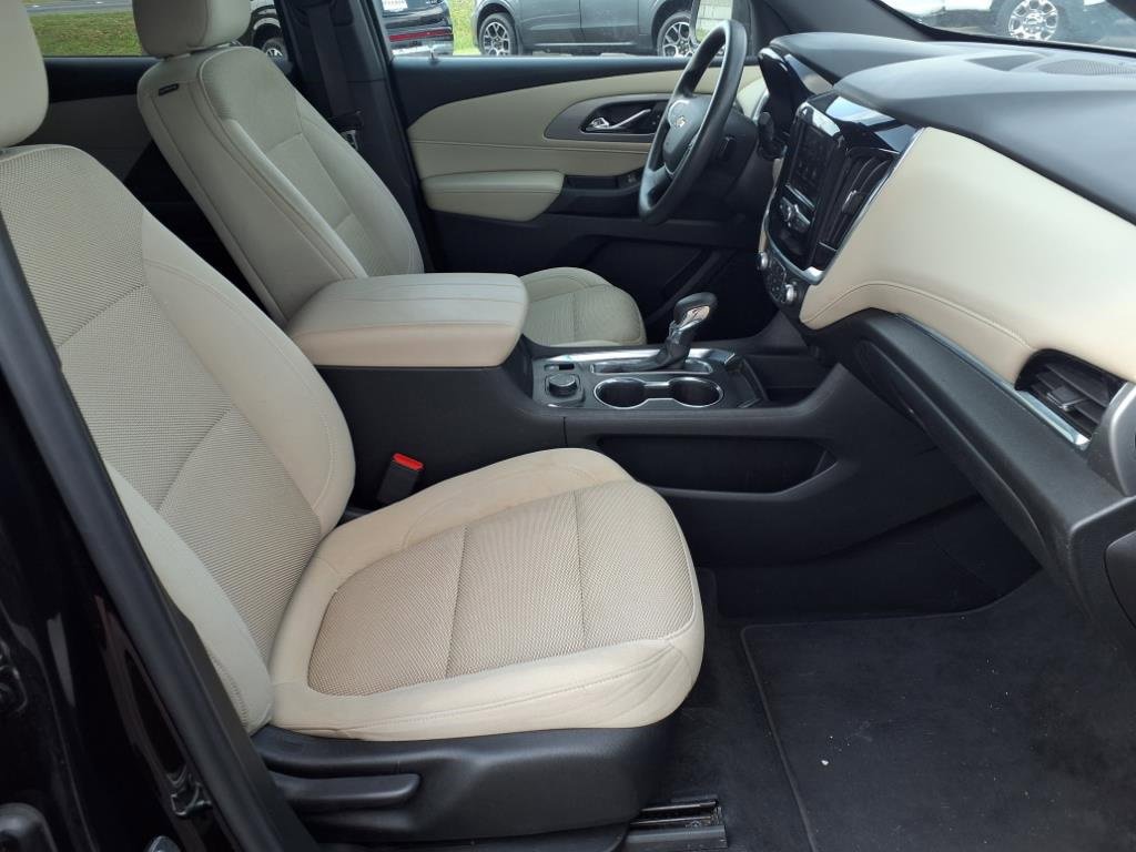 Used 2022 Chevrolet Traverse LS image 29
