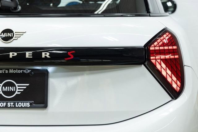 Certified 2025 MINI Cooper S image 11