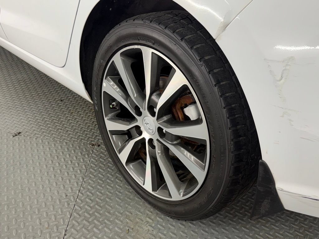 Used 2020 Hyundai Elantra GT FWD image 55