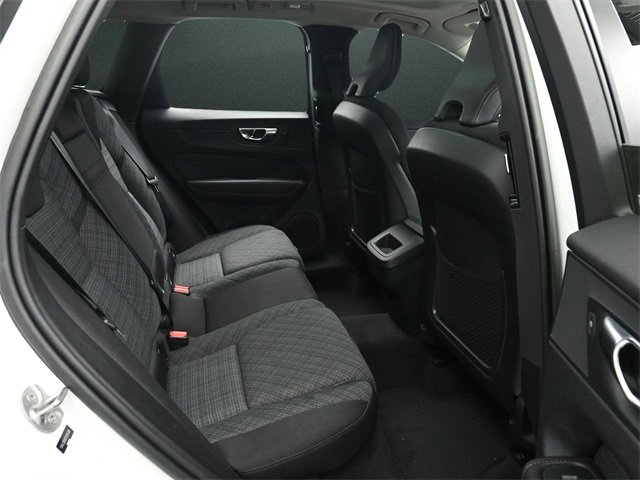 Used 2023 Volvo XC60 B5 Core image 17