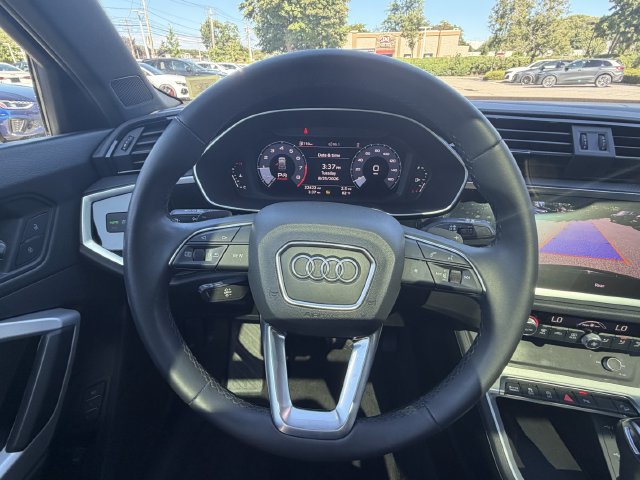 Used 2023 Audi Q3 2.0T Premium w/ Convenience Package AWD/4WD image 16