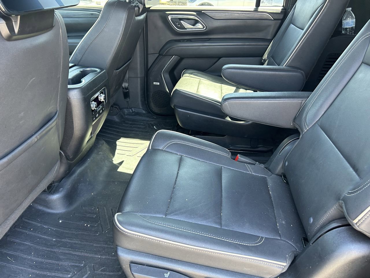 Used 2023 GMC Yukon XL SLT w/ SLT Premium Package AWD/4WD image 10