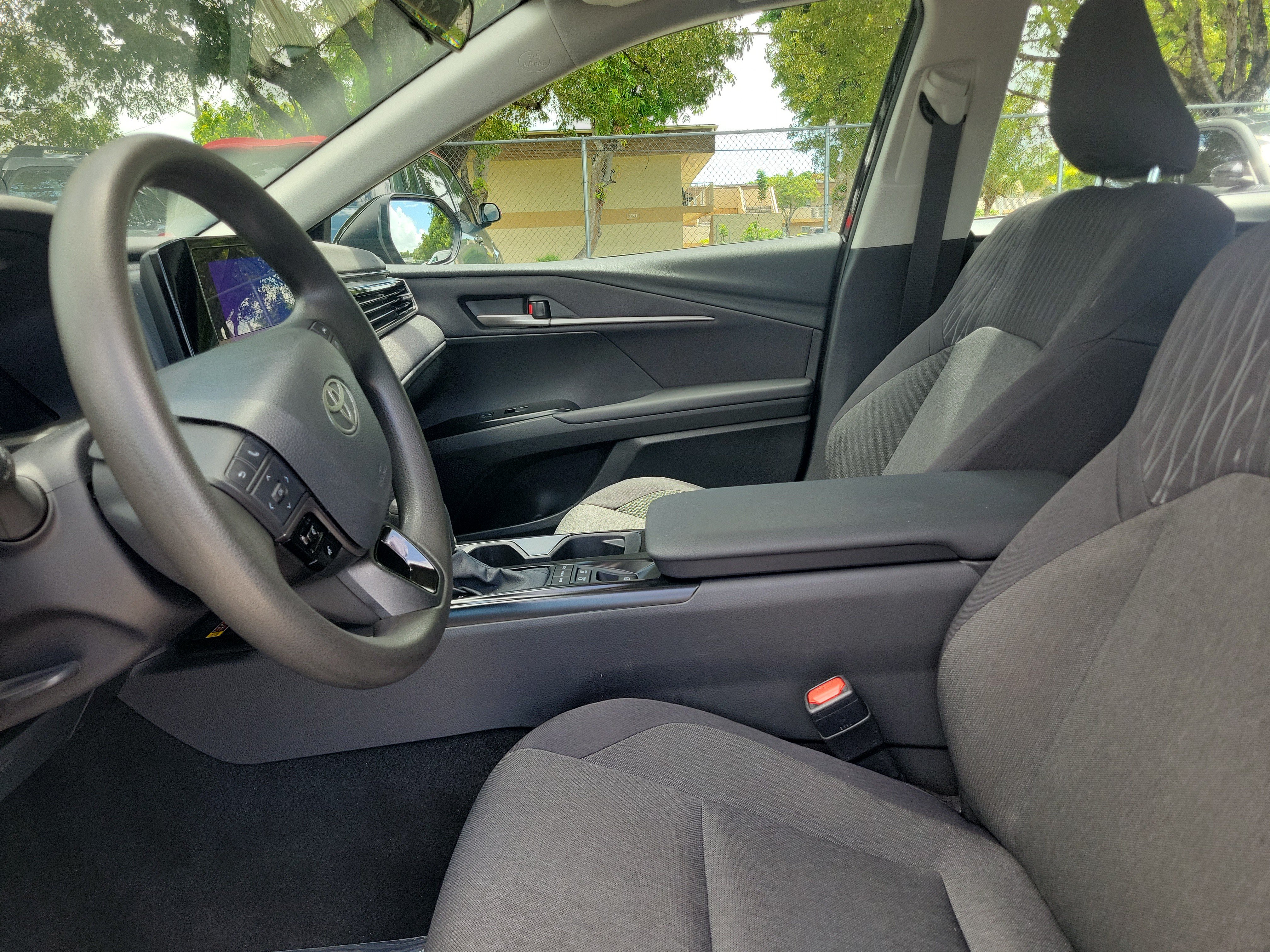 Used 2025 Toyota Camry LE FWD image 11