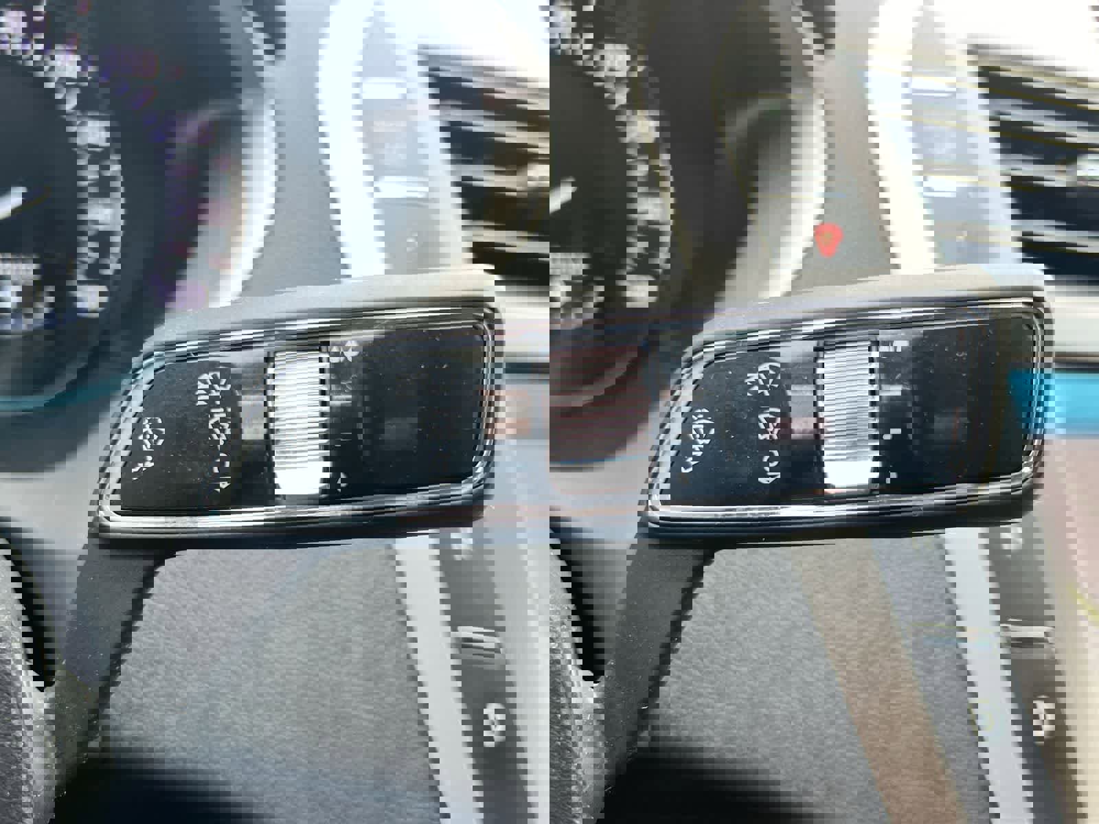 Used 2020 Lincoln MKZ Reserve w/ Luxury Package image 25