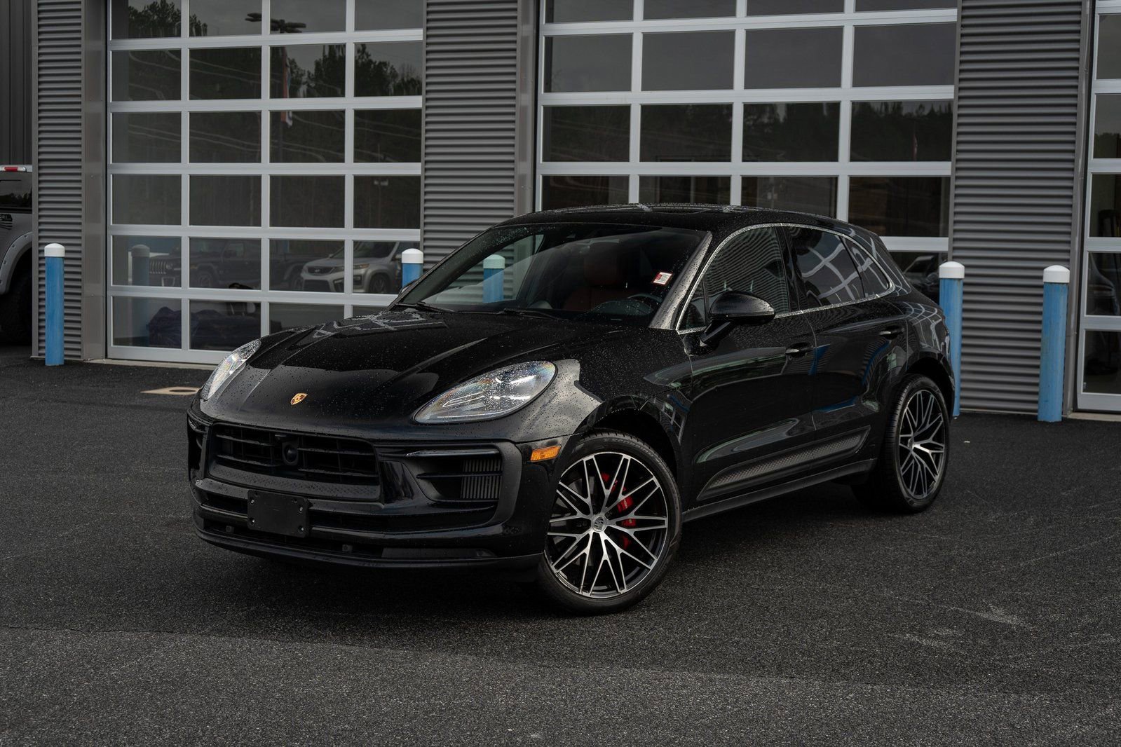 Used 2022 Porsche Macan S w/ Premium Package Plus image 3