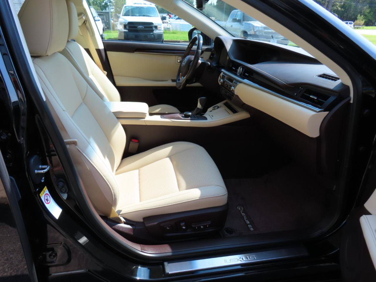 Used 2018 Lexus ES 350 w/ Premier Package FWD image 21