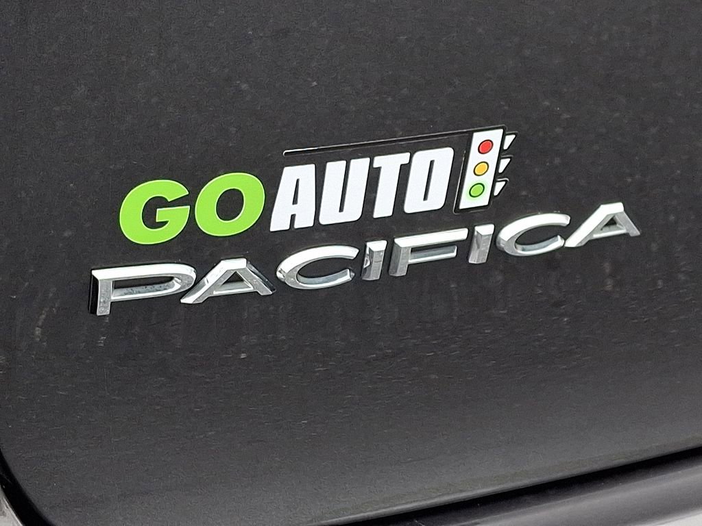 Used 2022 Chrysler Pacifica Touring-L AWD/4WD image 34