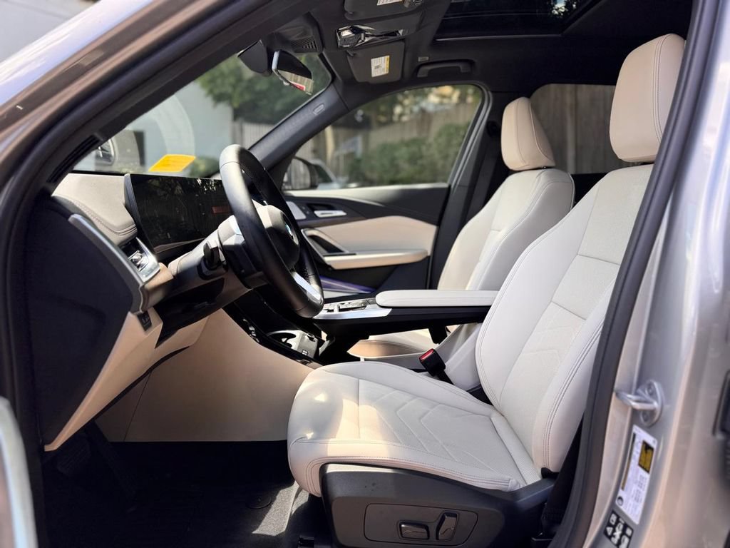 Used 2025 BMW X1 xDrive28i w/ Convenience Package AWD/4WD image 19