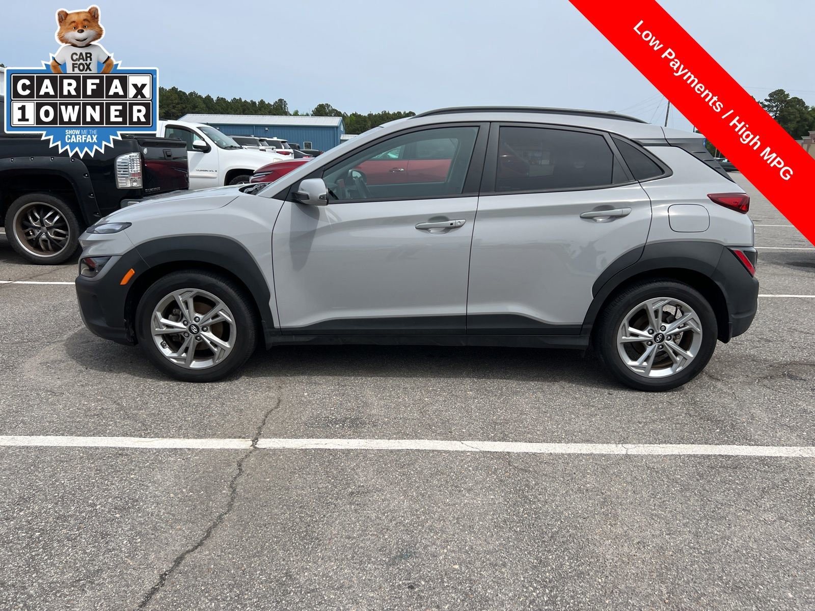 Used 2023 Hyundai Kona SEL image 2