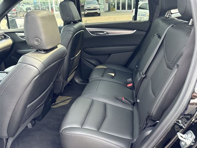 Certified 2025 Cadillac XT6 Luxury AWD/4WD image 26