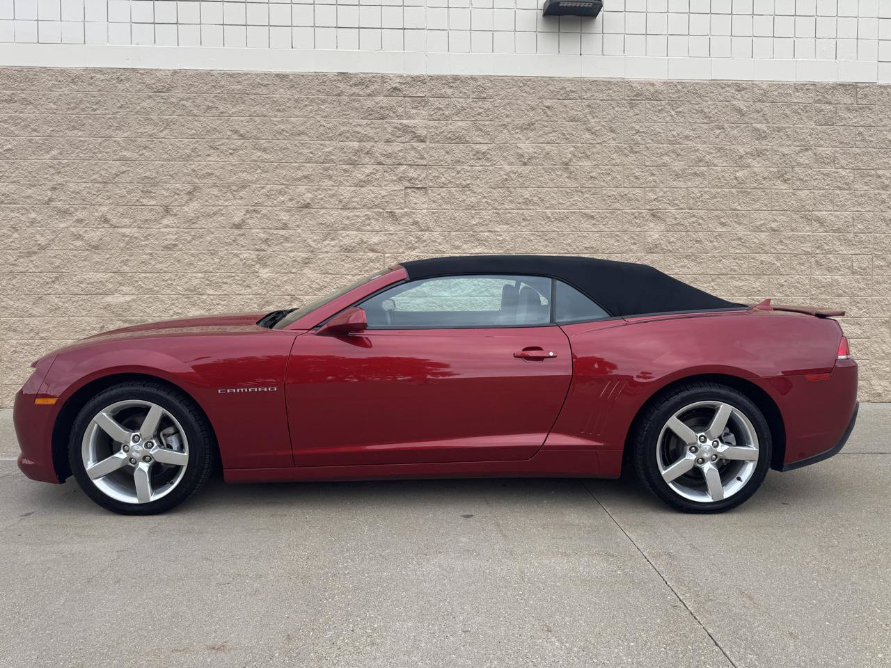 Used 2015 Chevrolet Camaro LT RWD image 10