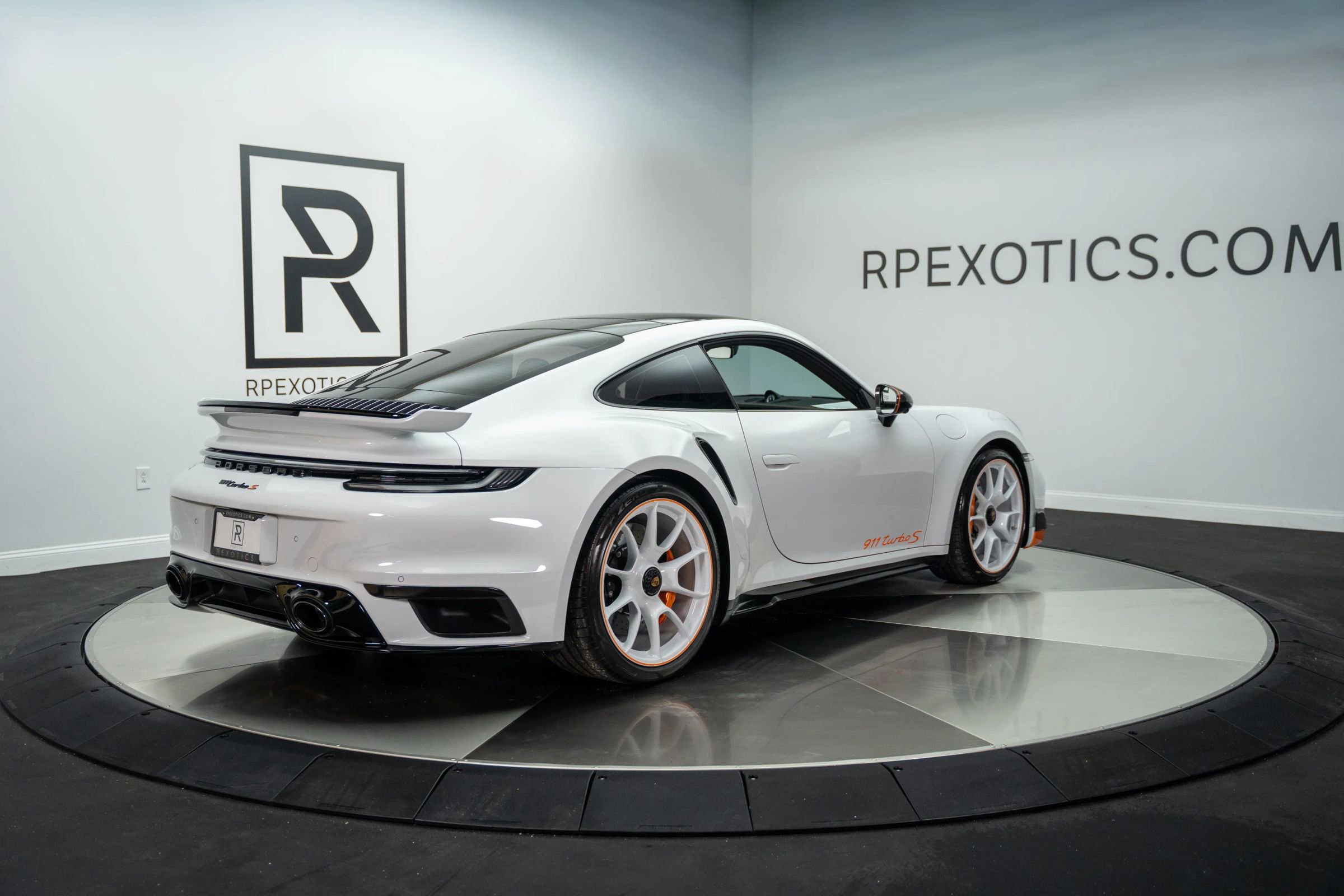 Used 2022 Porsche 911 Turbo S image 9