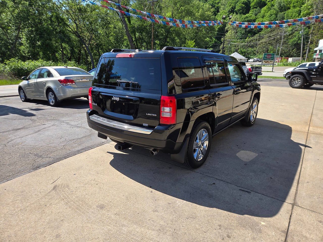 Used 2012 Jeep Patriot Limited w/ Sun/Sound Group AWD/4WD image 7