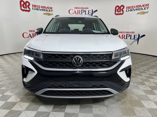 Used 2024 Volkswagen Taos S image 2