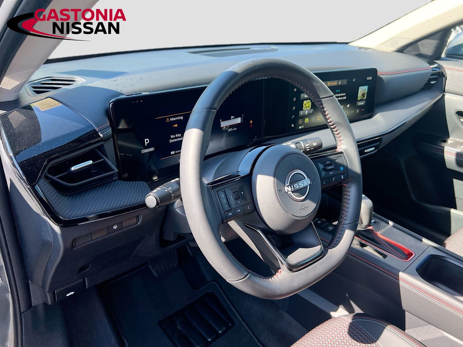 Used 2025 Nissan Kicks SR image 11