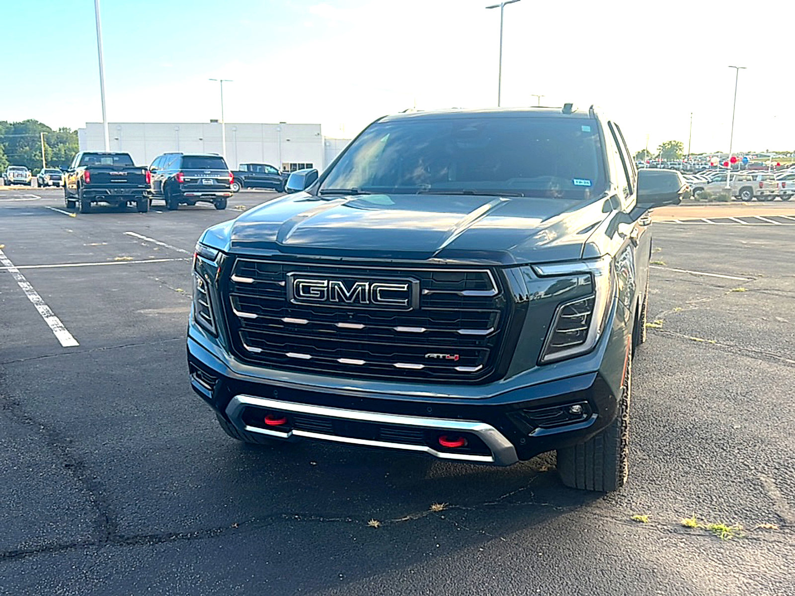 Used 2025 GMC Yukon AT4 Ultimate AWD/4WD image 3