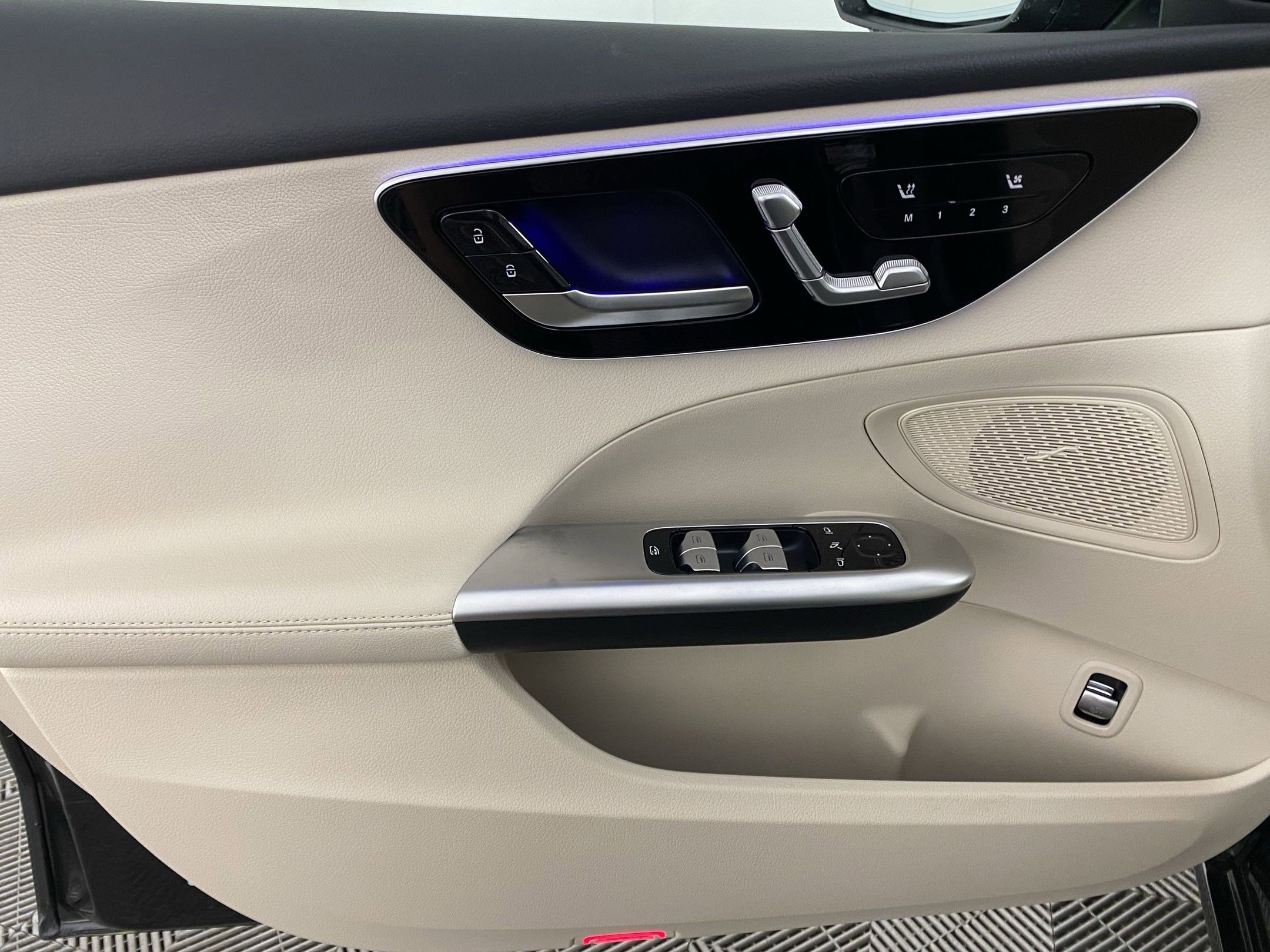 Used 2025 Mercedes-Benz C 300 C 300 image 11