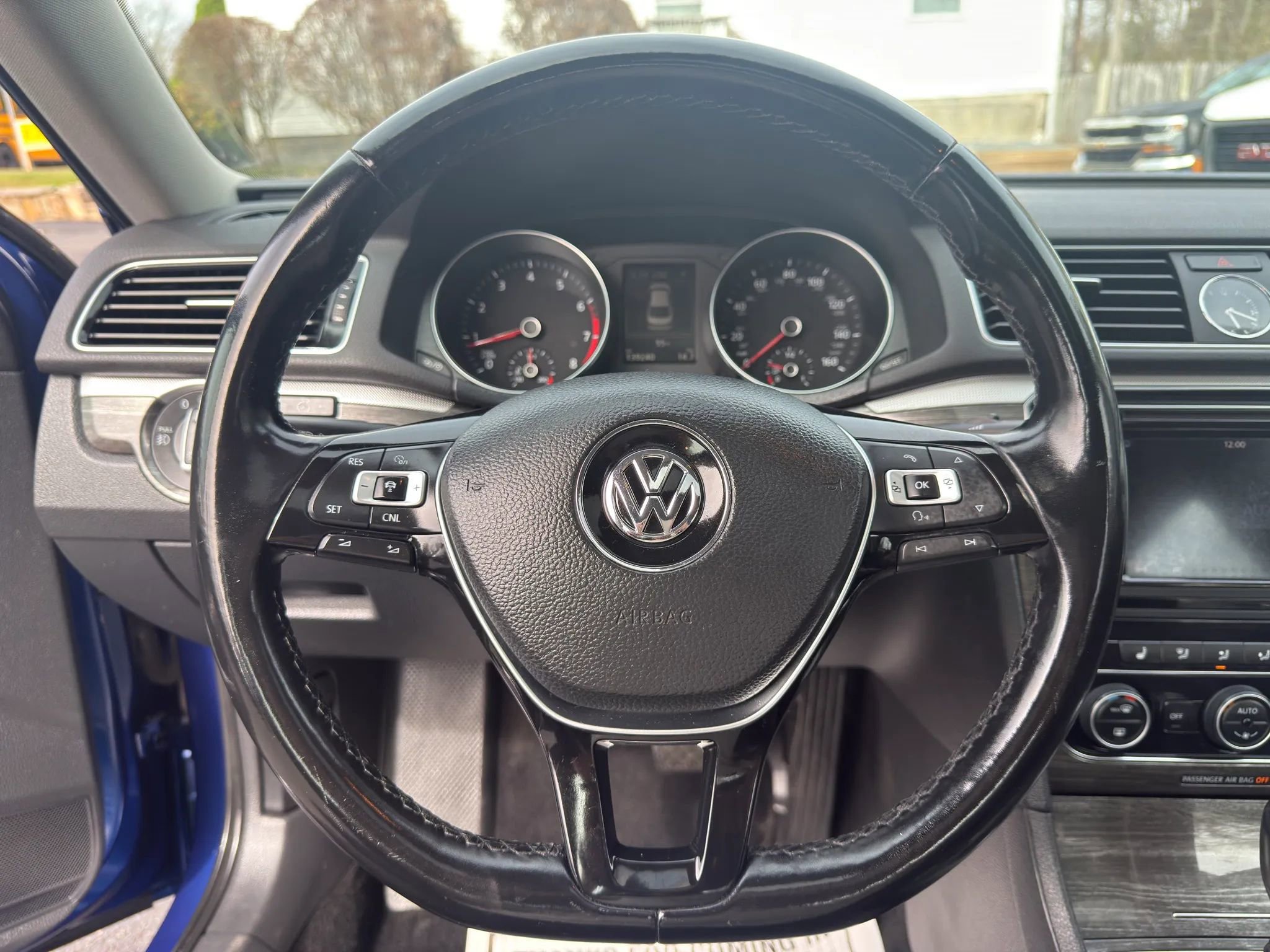 Used 2017 Volkswagen Passat 1.8T SE FWD image 26