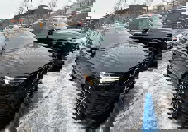 Used 2023 Volvo XC60 B5 Plus w/ Climate Package