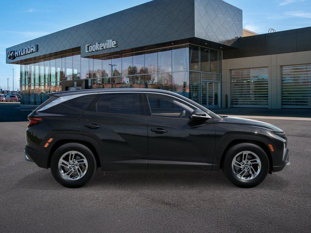 New 2026 Hyundai Tucson SE image 7