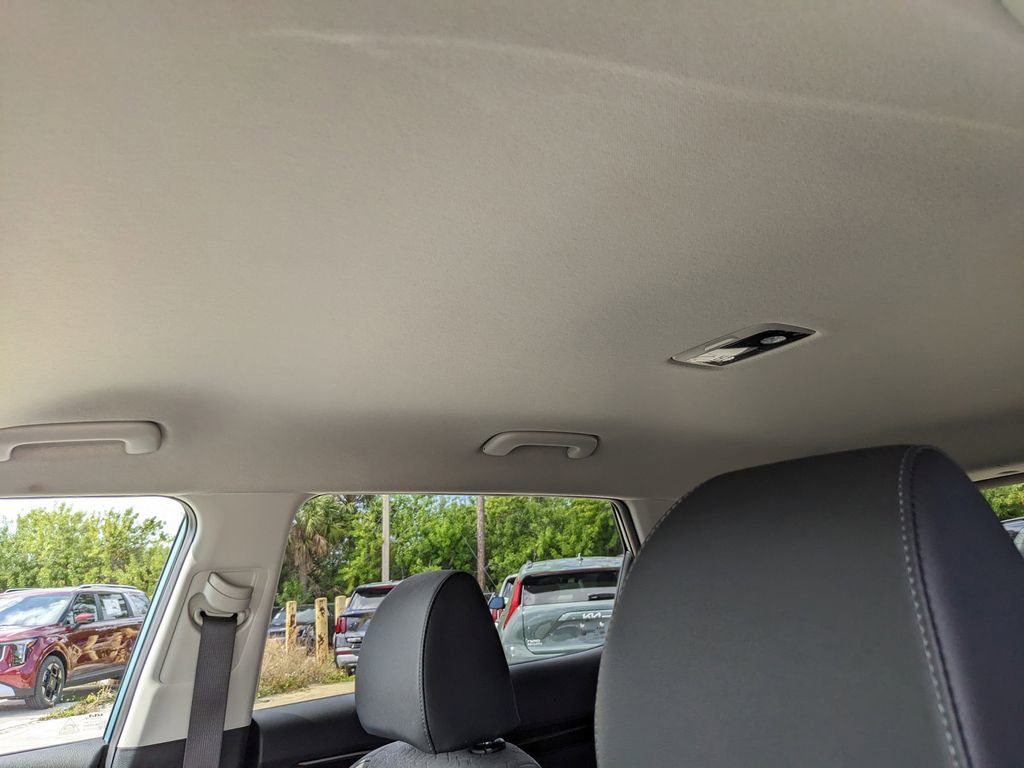 Certified 2025 Kia Seltos S image 21