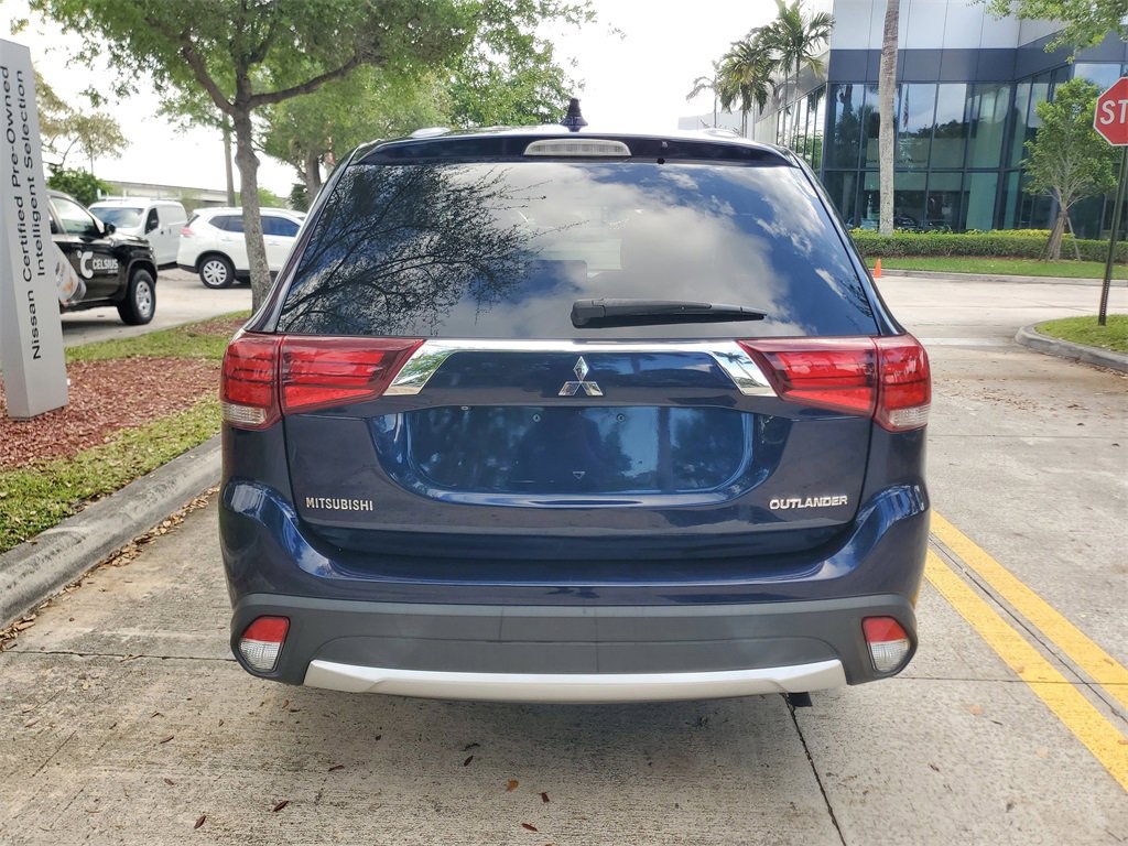 Used 2018 Mitsubishi Outlander ES image 5