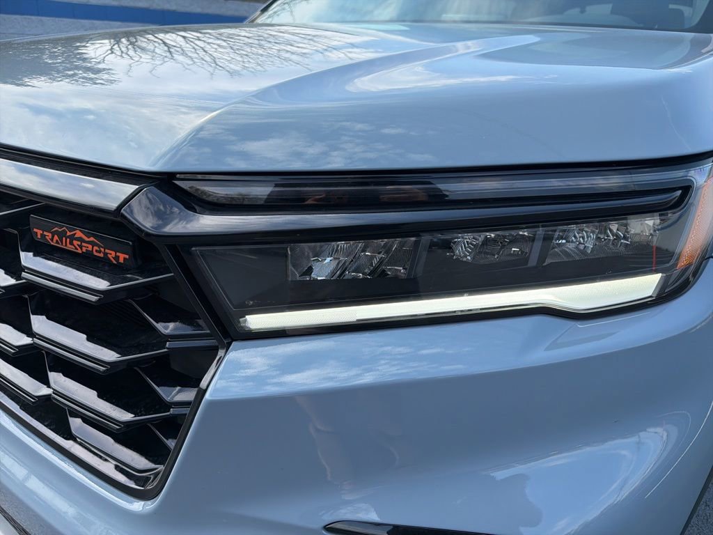 Used 2023 Honda Pilot TrailSport image 9