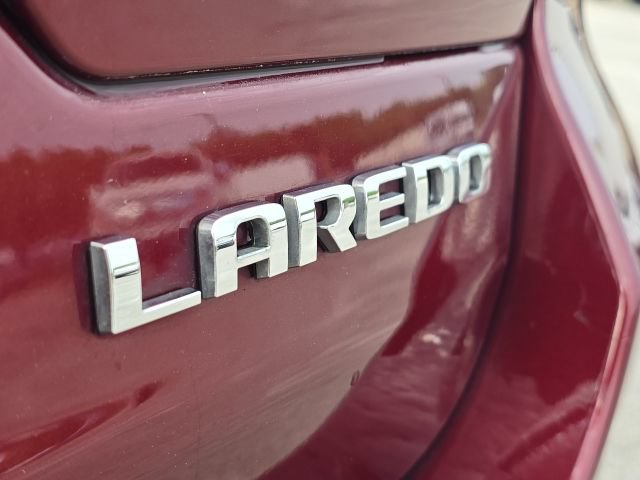 Used 2023 Jeep Grand Cherokee Laredo RWD image 9