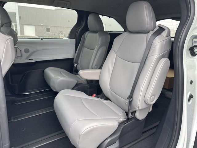 New 2026 Toyota Sienna XLE image 25