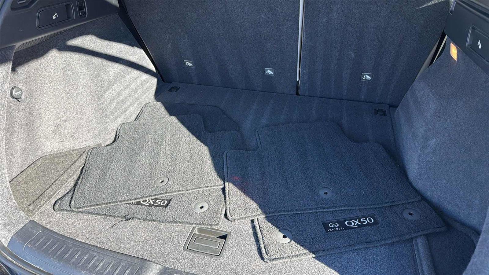 Used 2019 INFINITI QX50 Luxe w/ Navigation Package image 29