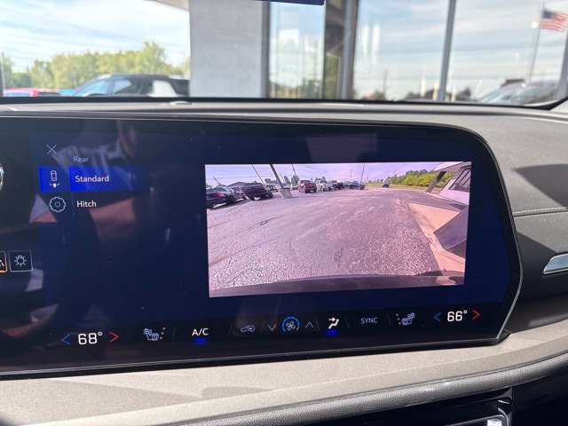 Used 2026 Chevrolet Traverse LT AWD/4WD image 11