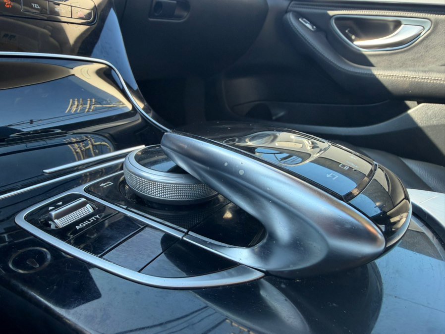 Used 2015 Mercedes-Benz C 300 4MATIC Sedan image 34