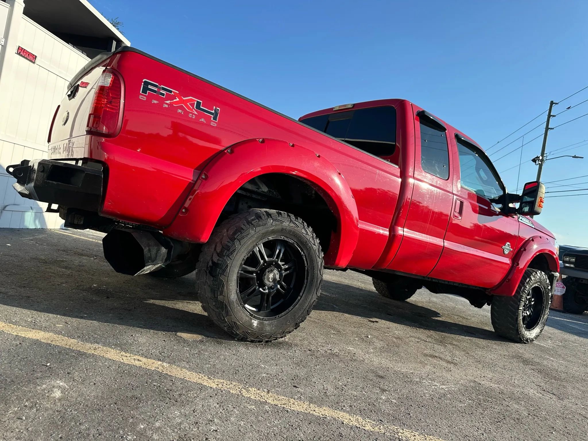 Used 2011 Ford F350 Lariat w/ FX4 Off Road Pkg image 4