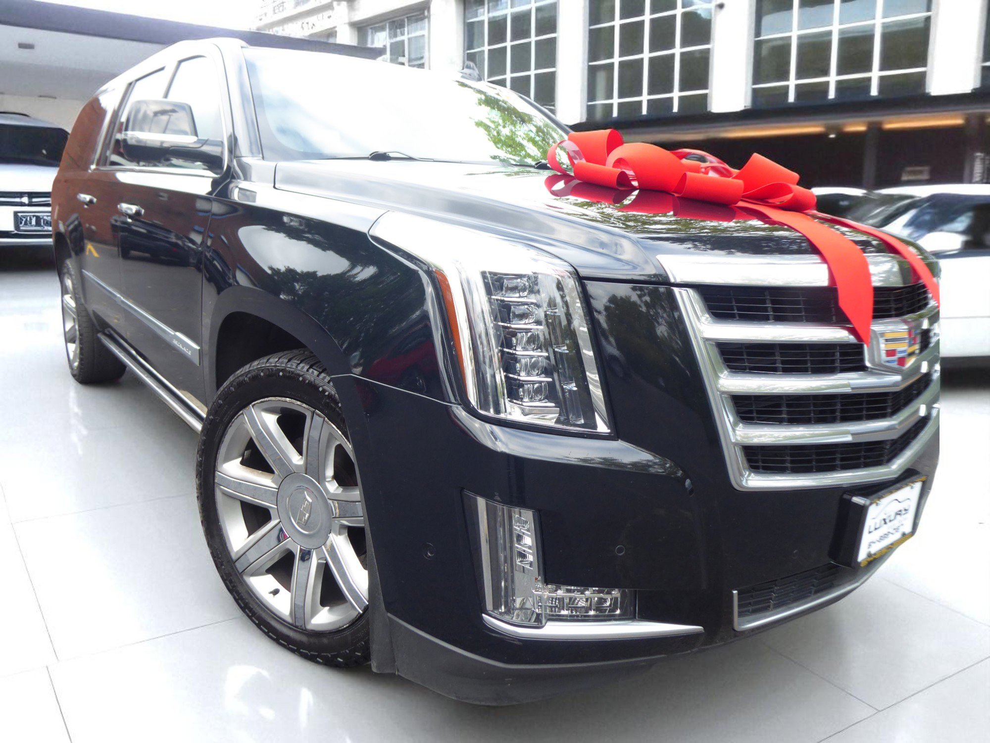 Used 2020 Cadillac Escalade ESV Premium Luxury image 1