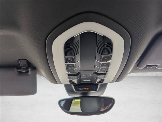 Used 2018 Porsche Macan AWD/4WD image 21